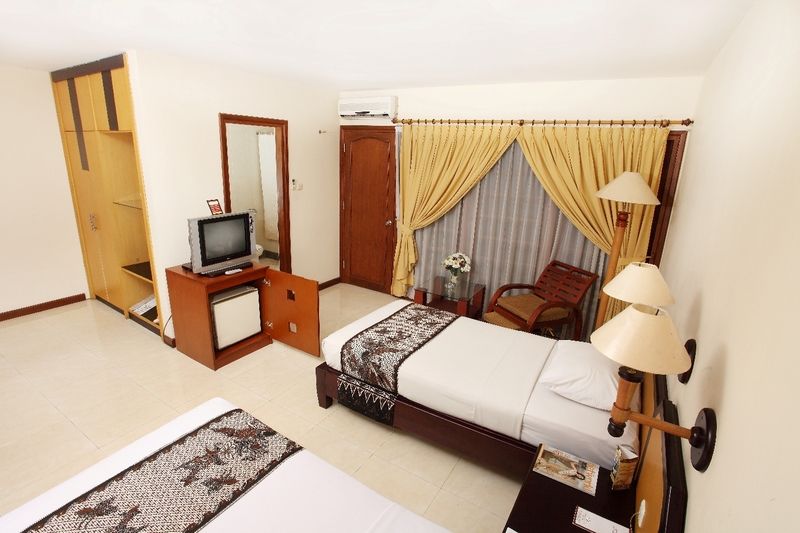 Hotel Baron Indah Solo Kültér fotó