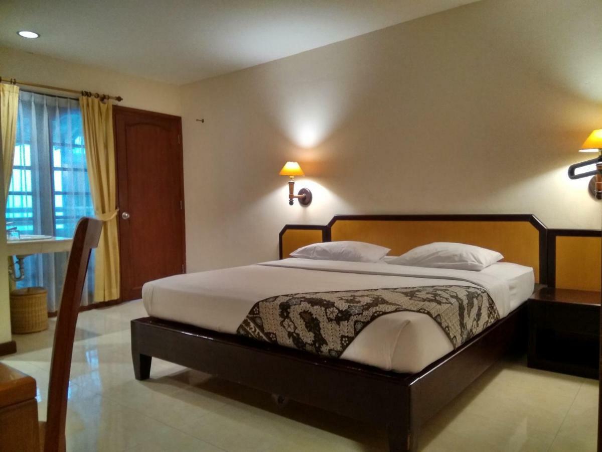 Hotel Baron Indah Solo Kültér fotó