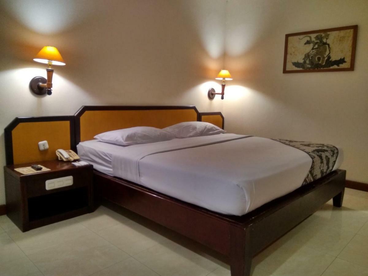 Hotel Baron Indah Solo Kültér fotó