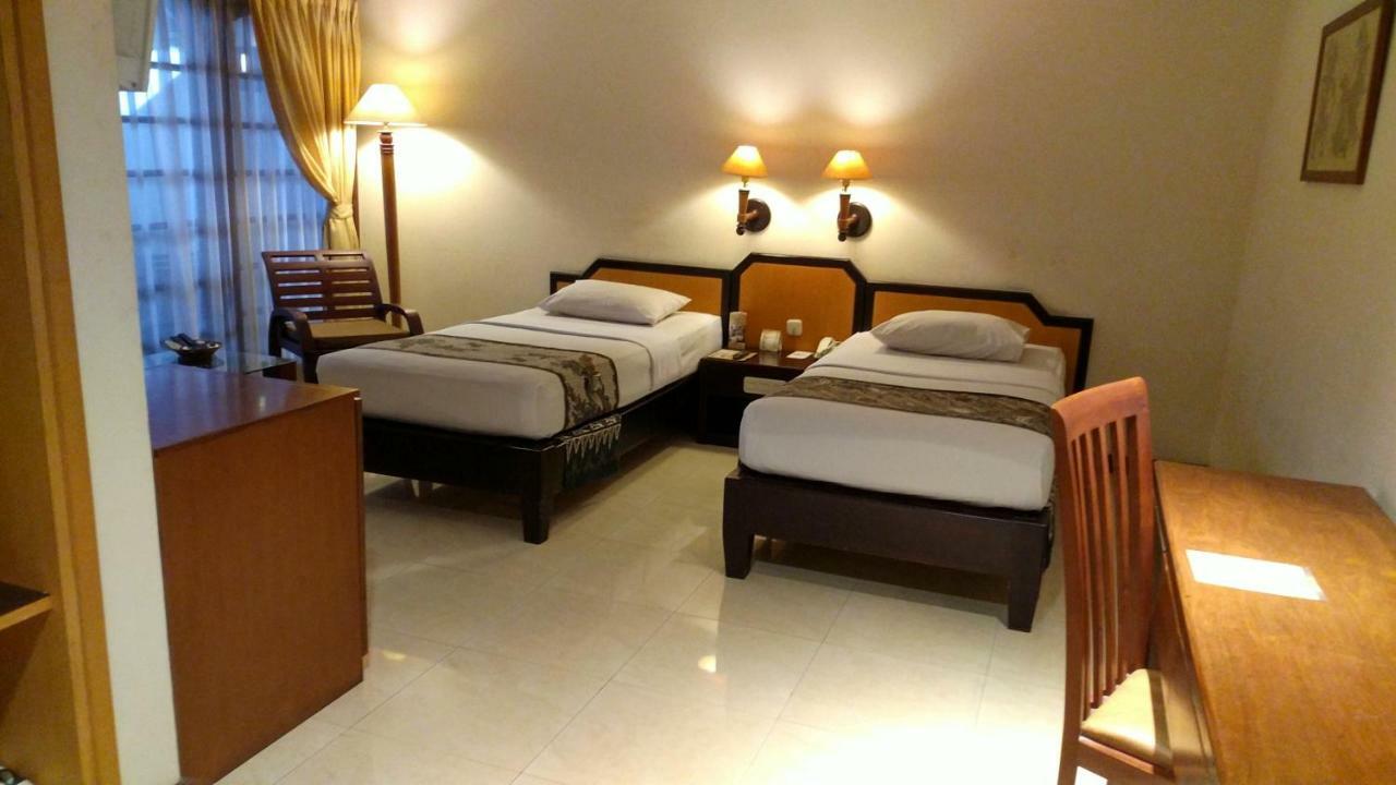 Hotel Baron Indah Solo Kültér fotó