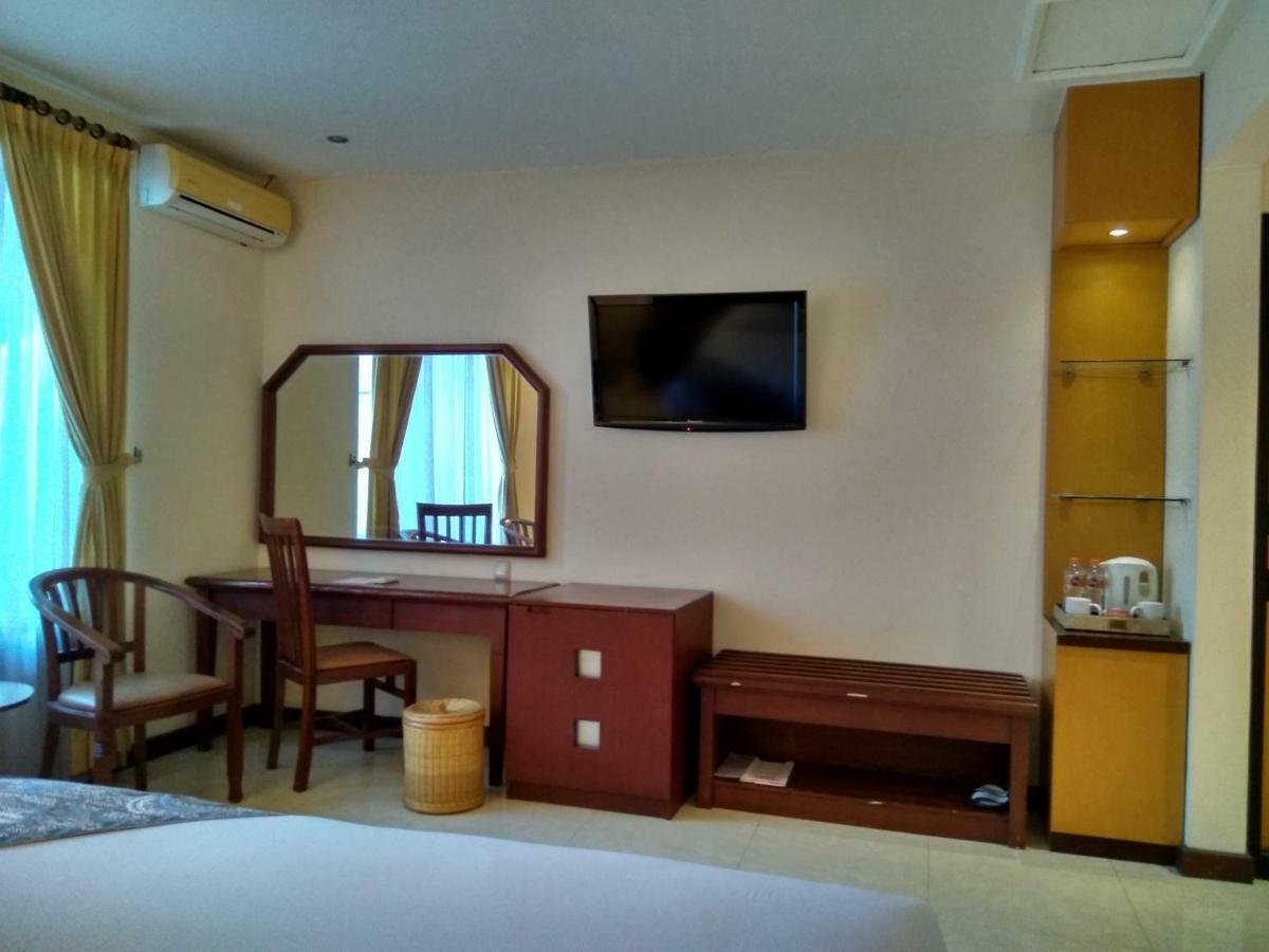 Hotel Baron Indah Solo Kültér fotó