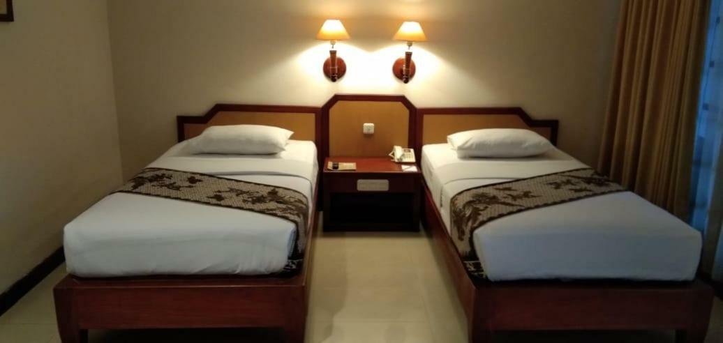 Hotel Baron Indah Solo Kültér fotó