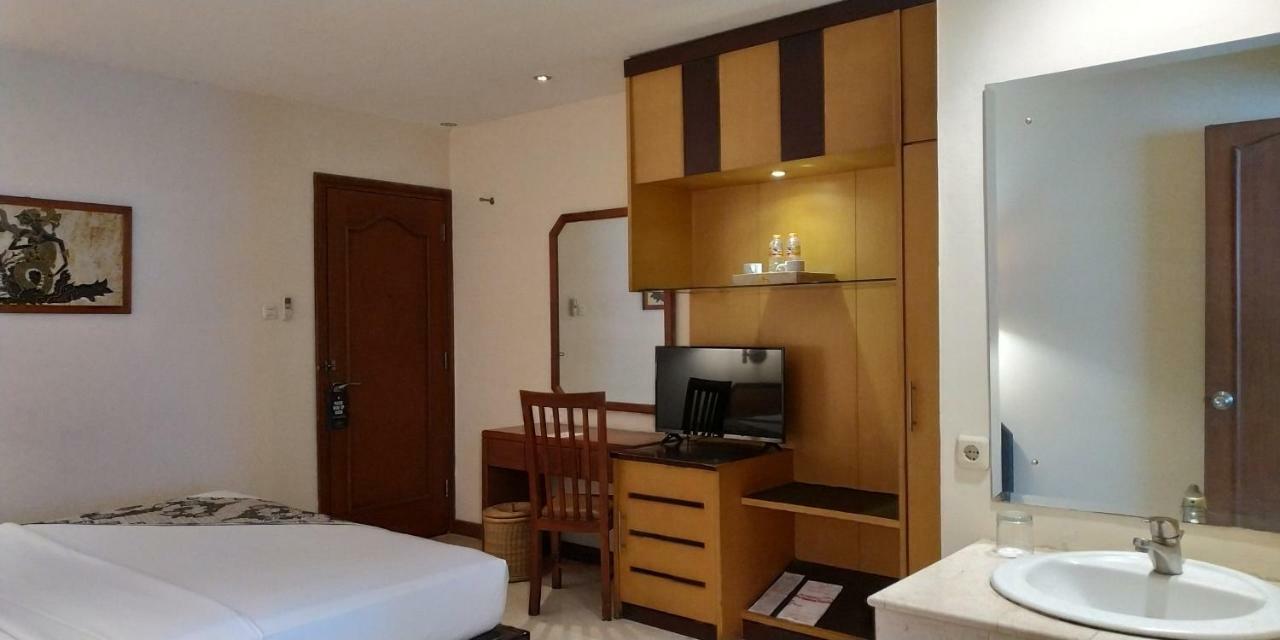 Hotel Baron Indah Solo Kültér fotó